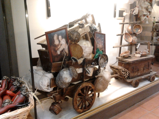 The ancient handicraft tradition still lives in San Gregorio Armeno, Naples