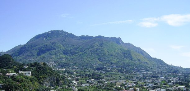 With its 789 m is Mount Epomeo the tallest top of Ischia